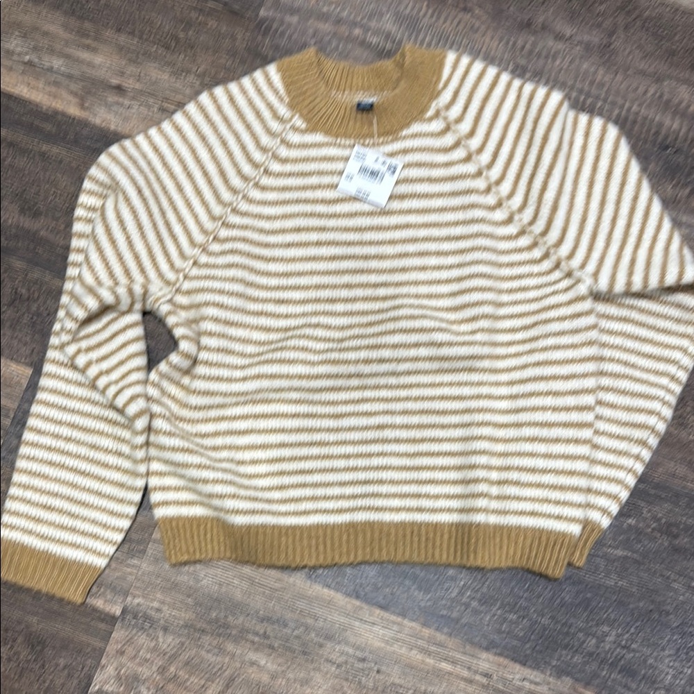American Eagle Outfitters Tan and White Striped Sweater NWT